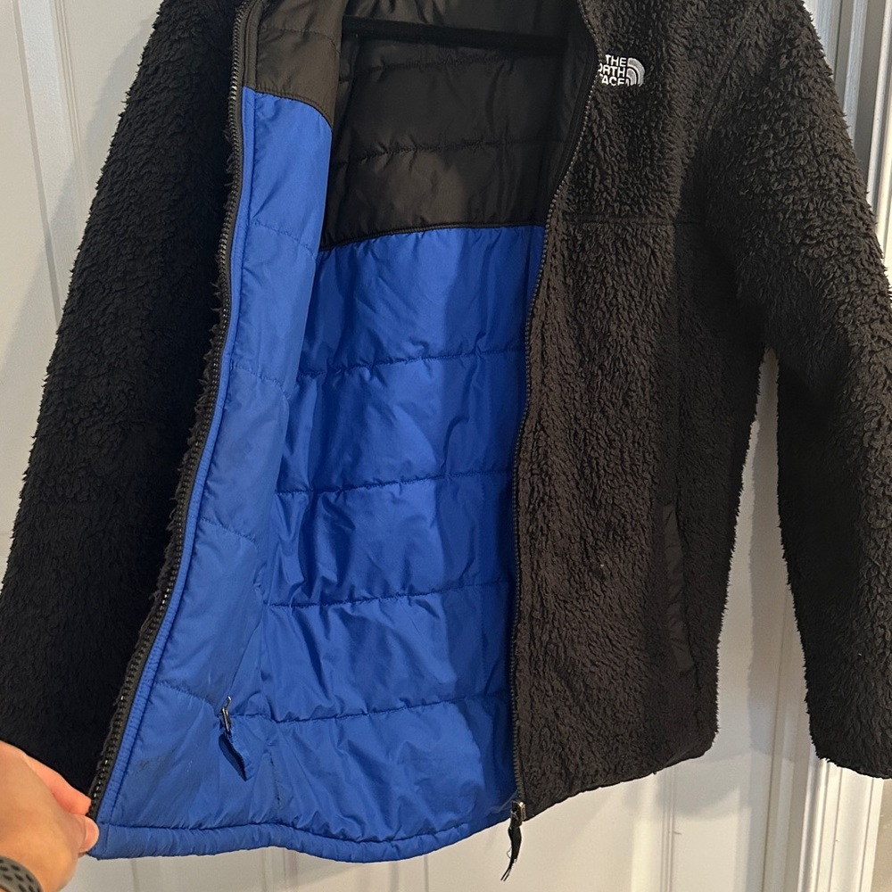 Boy’s North Face Reversible Jacket - Picture 13 of 14
